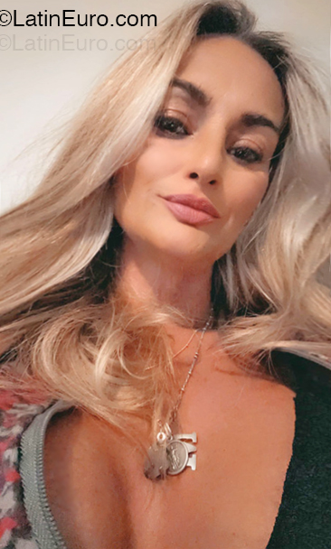 Date this happy United States girl Melisa from Pompano Beach US24830