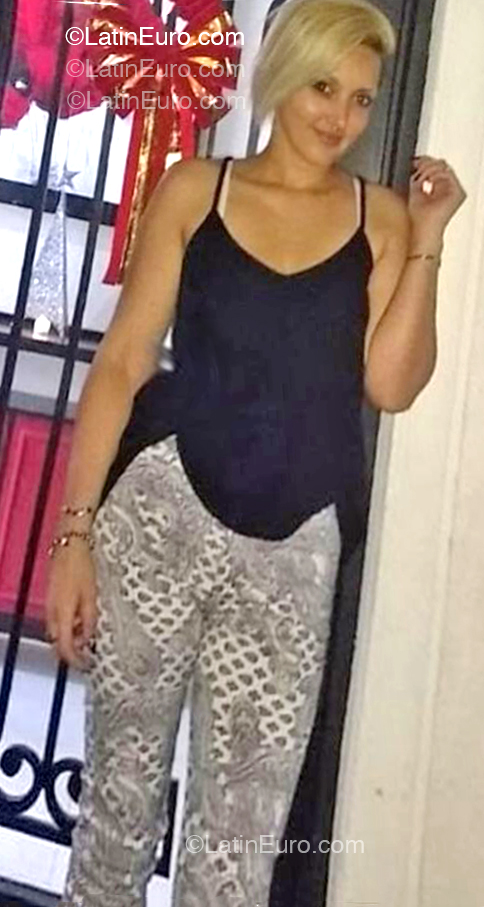 Date this funny Argentina girl Lorena from Buenos Aires AR991