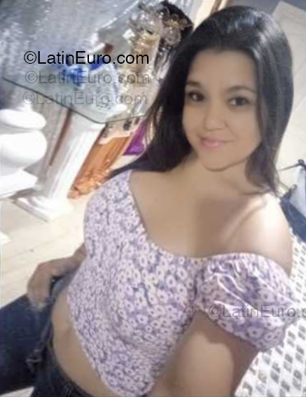 Date this good-looking Venezuela girl Johana from Maracay VE5244