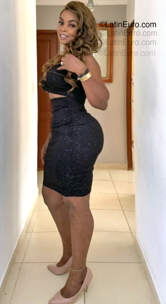 Date this georgeous Dominican Republic girl Ant from Santo Domingo DO54839