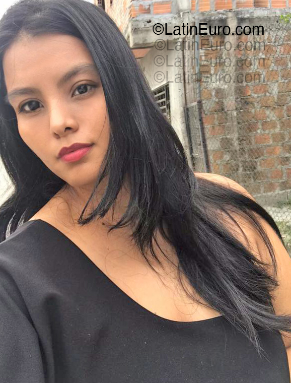 Date this fun Colombia girl Daniela from Bogota CO33325