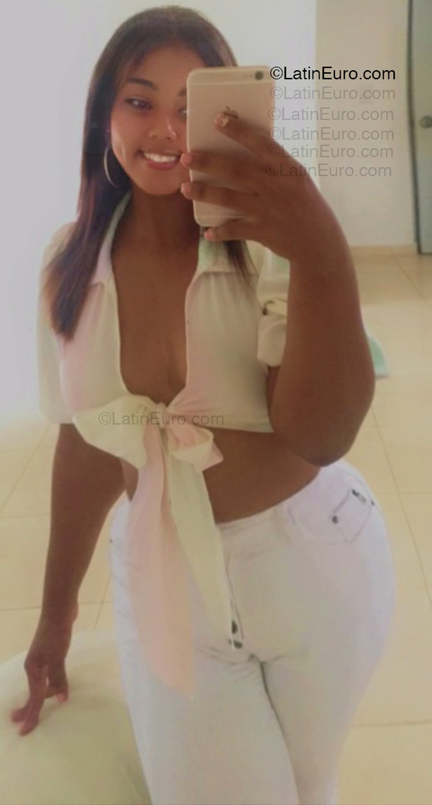 Date this fun Dominican Republic girl Deiry from Sosua DO54993