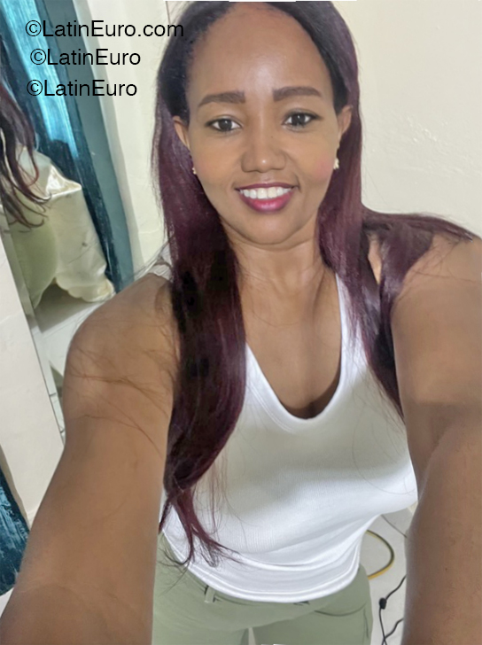 Date this georgeous Aruba girl Jessica from Aruba AW44