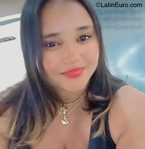 Date this passionate Dominican Republic girl Vanesa from Santo Domingo DO55042