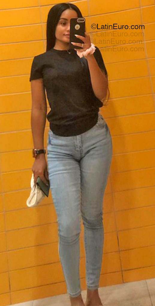 Date this exotic Dominican Republic girl Lea from Santo Domingo DO55045