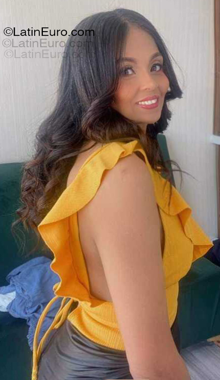 Date this funny Dominican Republic girl Taina from Santo Domingo DO56045