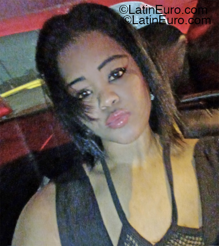 Date this attractive United States girl Yilena from Austin US25049