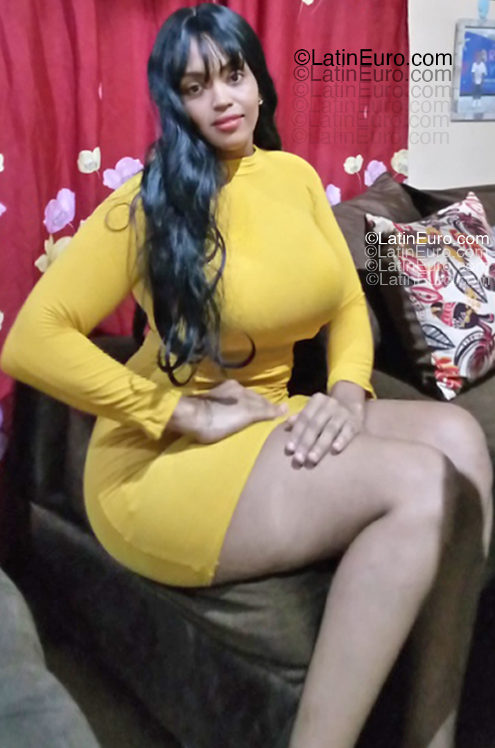 Date this passionate Dominican Republic girl Annita from Santo Domingo DO55158