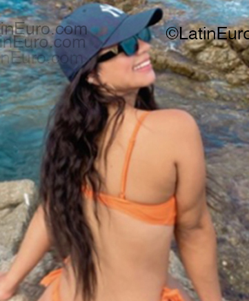 Date this sultry Colombia girl Yesenia from Ibague CO33390