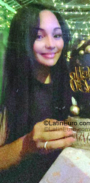 Date this athletic Colombia girl Sulgey from Bogota CO33450