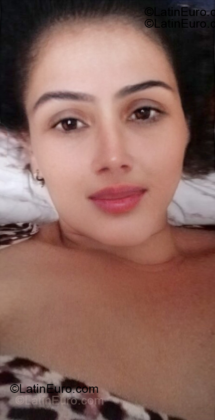 Date this happy Dominican Republic girl Cami from Bonao DO55334