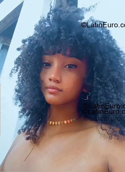 Date this charming Brazil girl Adriele from Feira De Santana BR12380