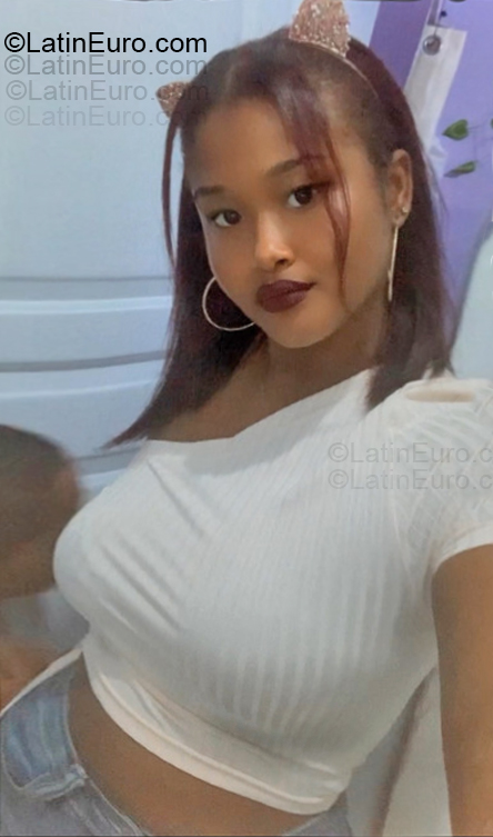 Date this gorgeous Dominican Republic girl Langie from Santo Domingo DO55346