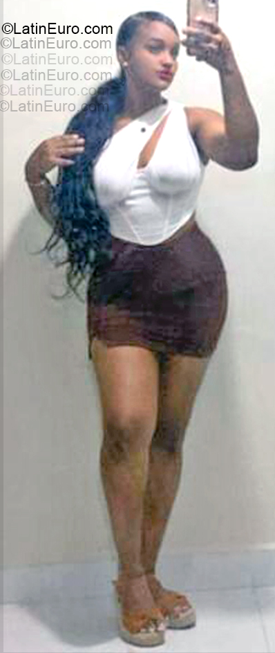 Date this sensual Dominican Republic girl Ruberlina from Santo Domingo Este DO55369
