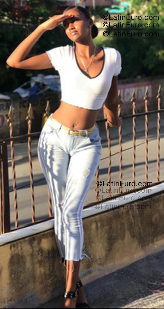 Date this passionate Dominican Republic girl Alaniz from Santo Domingo Este DO55384
