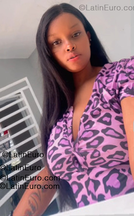 Date this lovely Dominican Republic girl Alezandra from Santo Domingo DO55397
