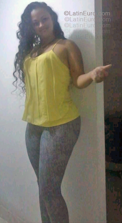 Date this athletic Colombia girl Patricia from Cali CO33470