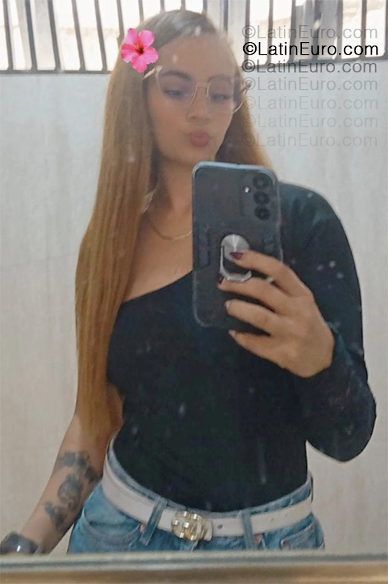 Date this lovely Venezuela girl Paola from Valera VE5340