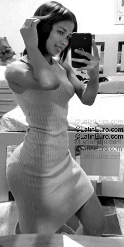 Date this pretty Dominican Republic girl Elisbeth from San Pedro De Macoris DO55446