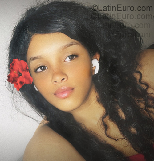 Date this delightful Dominican Republic girl Daneisy from Santo Domingo DO55461