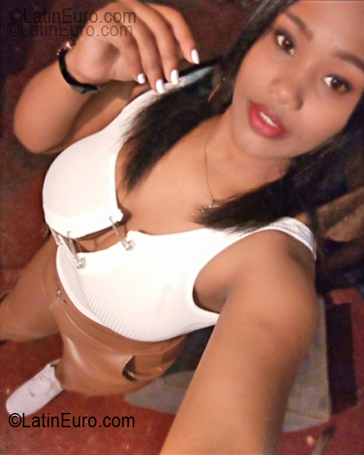 Date this gorgeous Dominican Republic girl Marleny from Santo Domingo DO55483