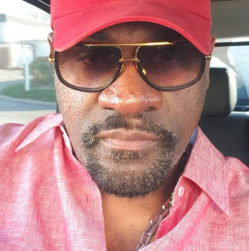 Date this georgeous United States man Robert from Detroit US25192