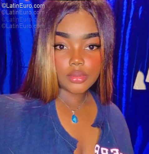 Date this cute Dominican Republic girl Francelis from Santo Domingo DO55509