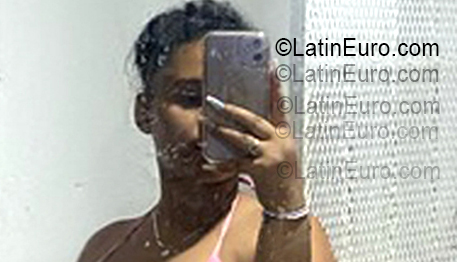 Date this delightful Dominican Republic girl Reyna from Santo Domingo DO55514