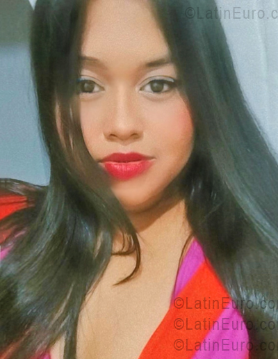 Date this beautiful Brazil girl Karolyne from Vila Velha BR12388