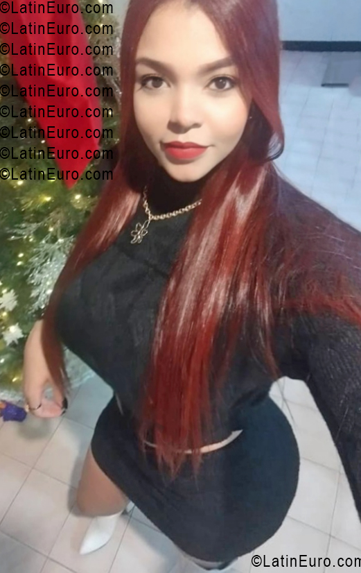 Date this voluptuous Venezuela girl Karina from Caracas VE5390