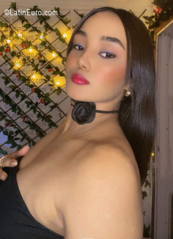 Date this happy Dominican Republic girl Rosely from Santo Domingo DO55598