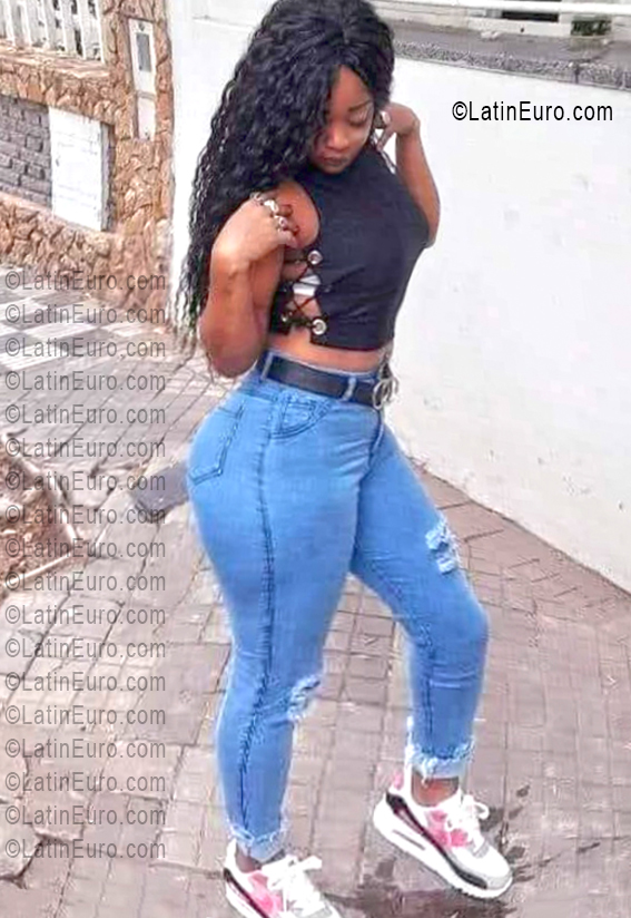 Date this beautiful Dominican Republic girl Veronica from Villa Rivas DO55600