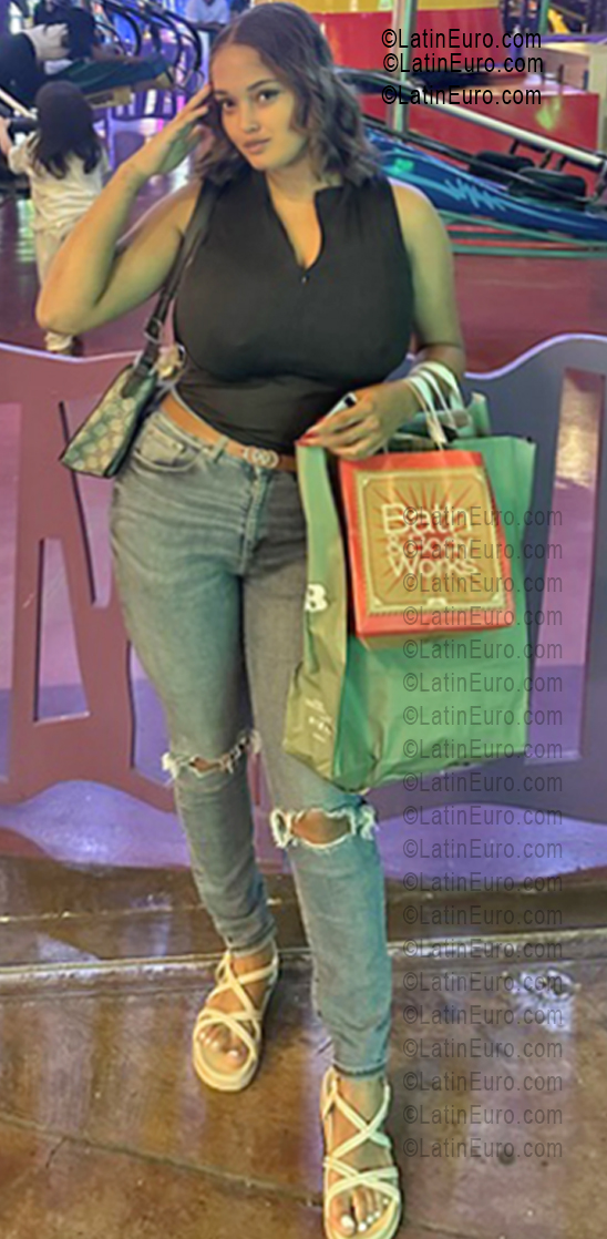 Date this exotic Dominican Republic girl Vanessa from Santo Domingo DO55628