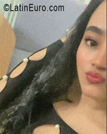 Date this stunning Dominican Republic girl Mari from Santo Domingo DO55676