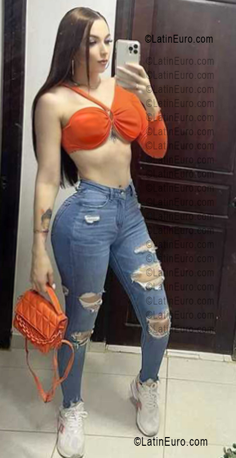 Date this lovely Dominican Republic girl Shauny from Santiago DO55877