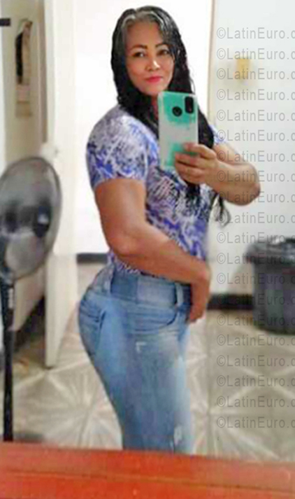 Date this hot Colombia girl Adriana from Cali CO33546