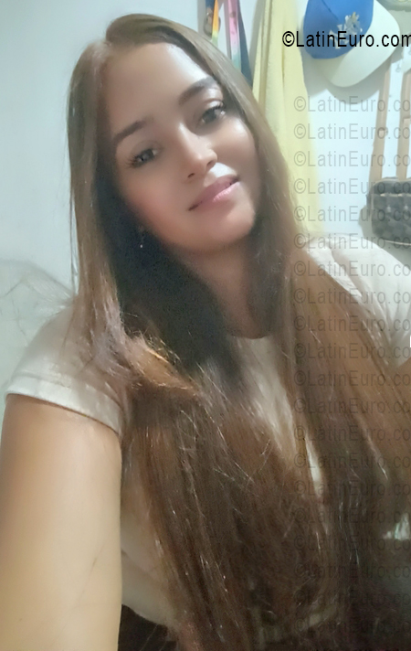 Date this tall Colombia girl Carolina from Cartagena CO33638