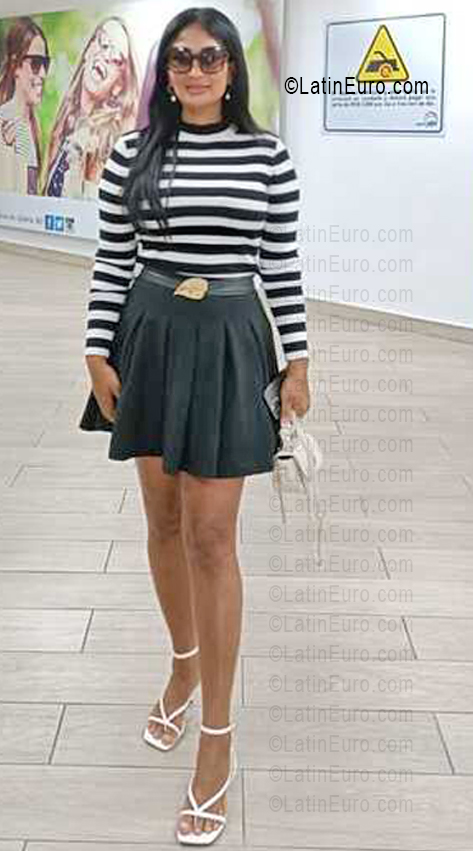 Date this hot Dominican Republic girl Linda from Santo Domingo DO55787