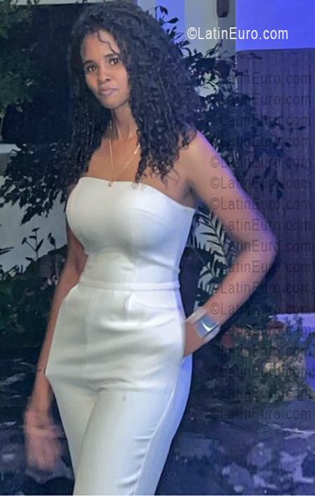 Date this young Dominican Republic girl Rosanna from San Rafael Del Yuma DO55800