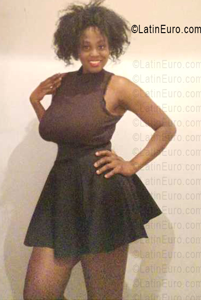 Date this hard body Colombia girl Karito from Bogota CO33605