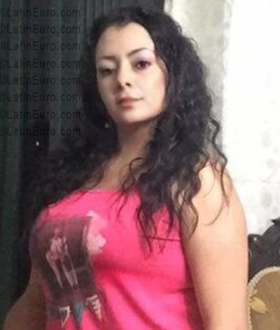 Date this athletic Colombia girl Andrea from Cali CO33630