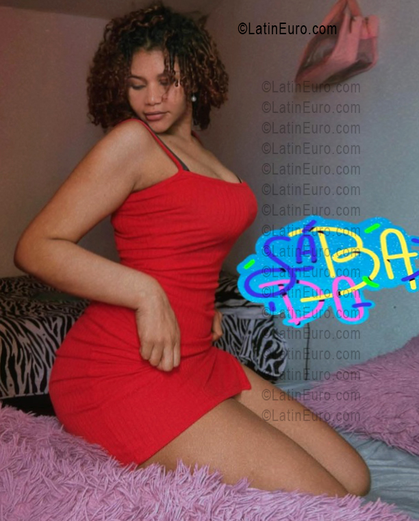 Date this beautiful Colombia girl Angelica from Bogota CO33637