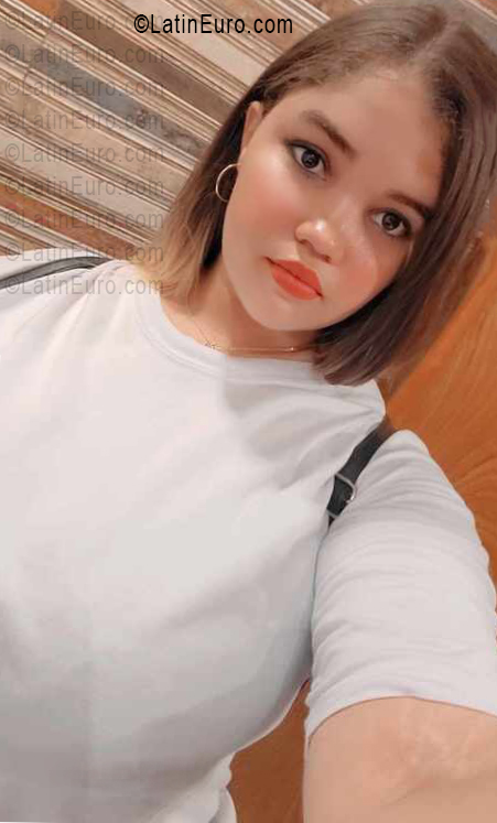 Date this delightful Dominican Republic girl Flori from Santiago DO56053