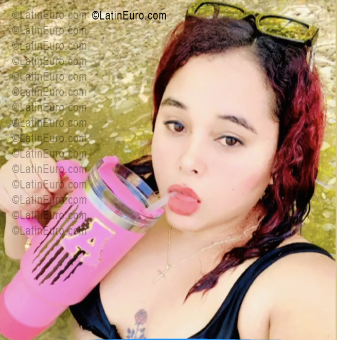 Date this voluptuous Dominican Republic girl Arismeily from Santo Domingo DO56076