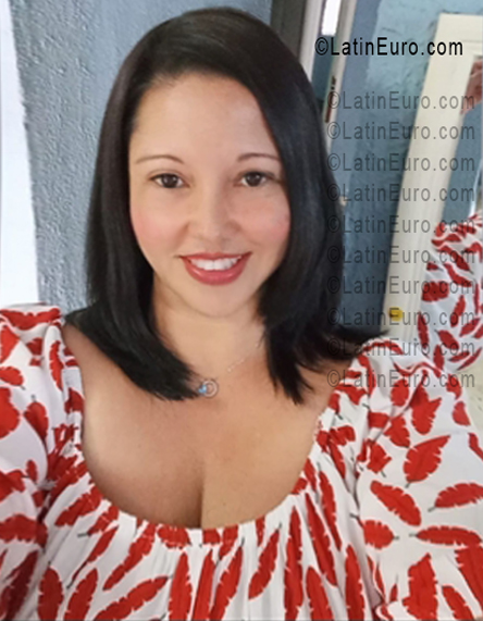 Date this passionate Panama girl Rosario from Panama PA1427