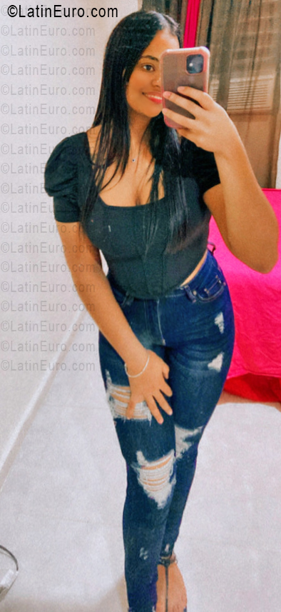 Date this athletic Dominican Republic girl Vitaly from Moca DO56085