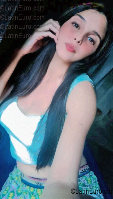 Date this good-looking Venezuela girl Orleidys from Valencia VE5425