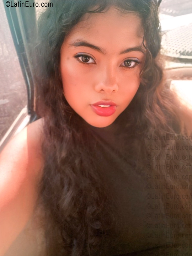 Date this sultry Dominican Republic girl Madeline from Banica DO56093