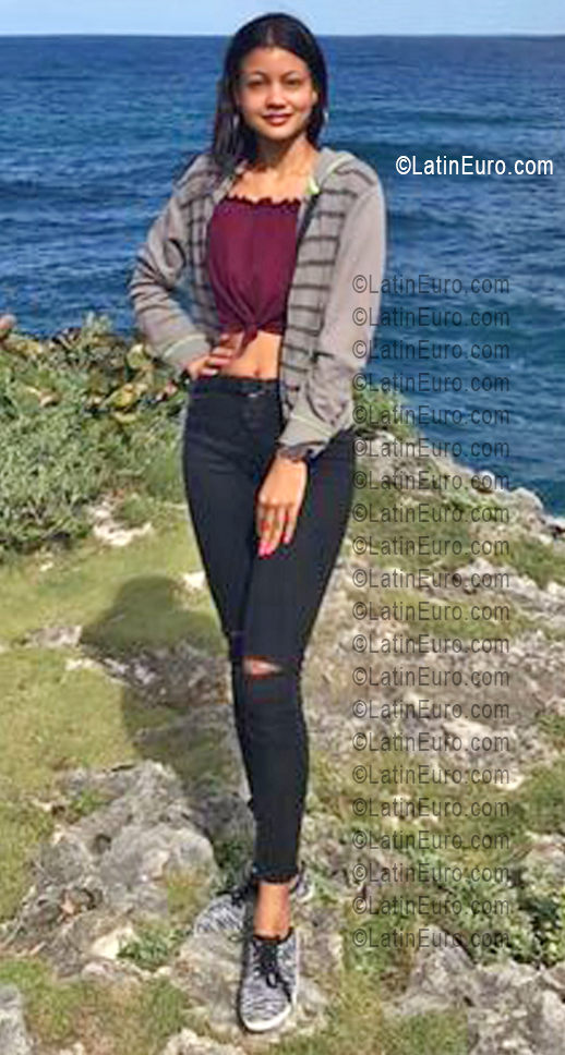 Date this exotic Dominican Republic girl Lisai from Nagua DO56098