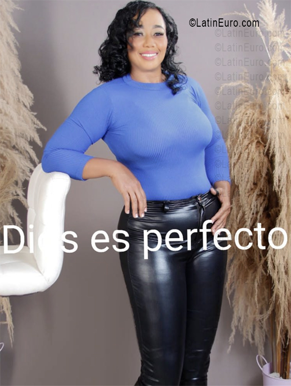 Date this stunning Dominican Republic girl Midaly from Nagua DO56134